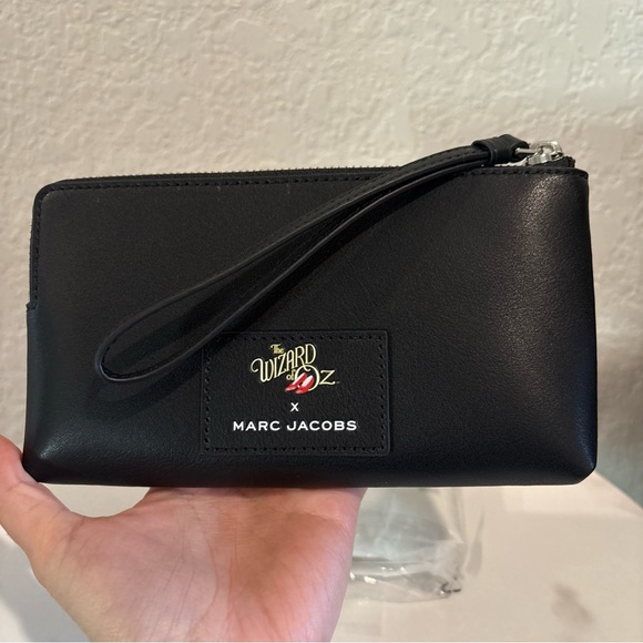 NWT Marc Jacobs x 'The Wizard of Oz' Wristlet Limited Edition - Picture 5 of 7
